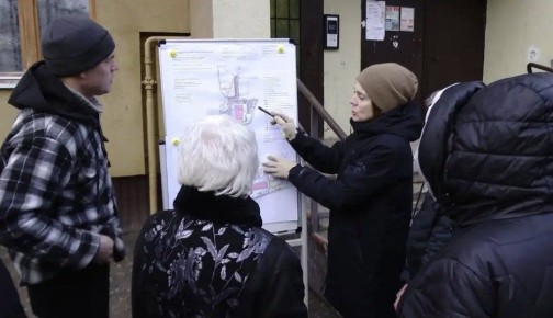 Во дворе дома №4 на улице Вокзальной прошла вторая встреча с жителями по поводу по программы «Наш двор»