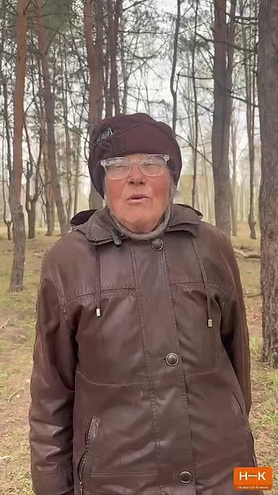 Немного доброты в ленту. Жительница Нижнекамска Надежда Сафронкина уже десятый год каждый день приходит в парк «Семья», чтобы покормить белок