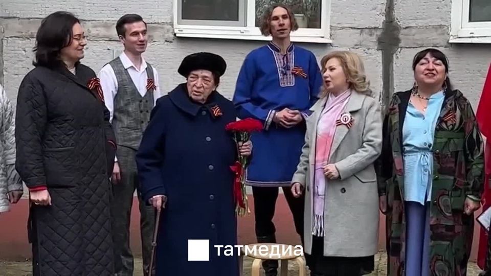 В Казани прошёл «Парад у дома ветерана»