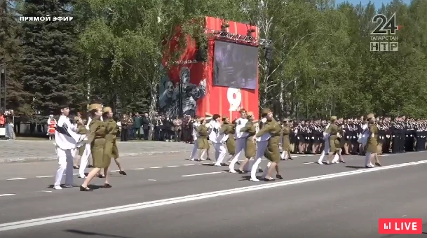 «И будет месяц май, и будет путь домой...»