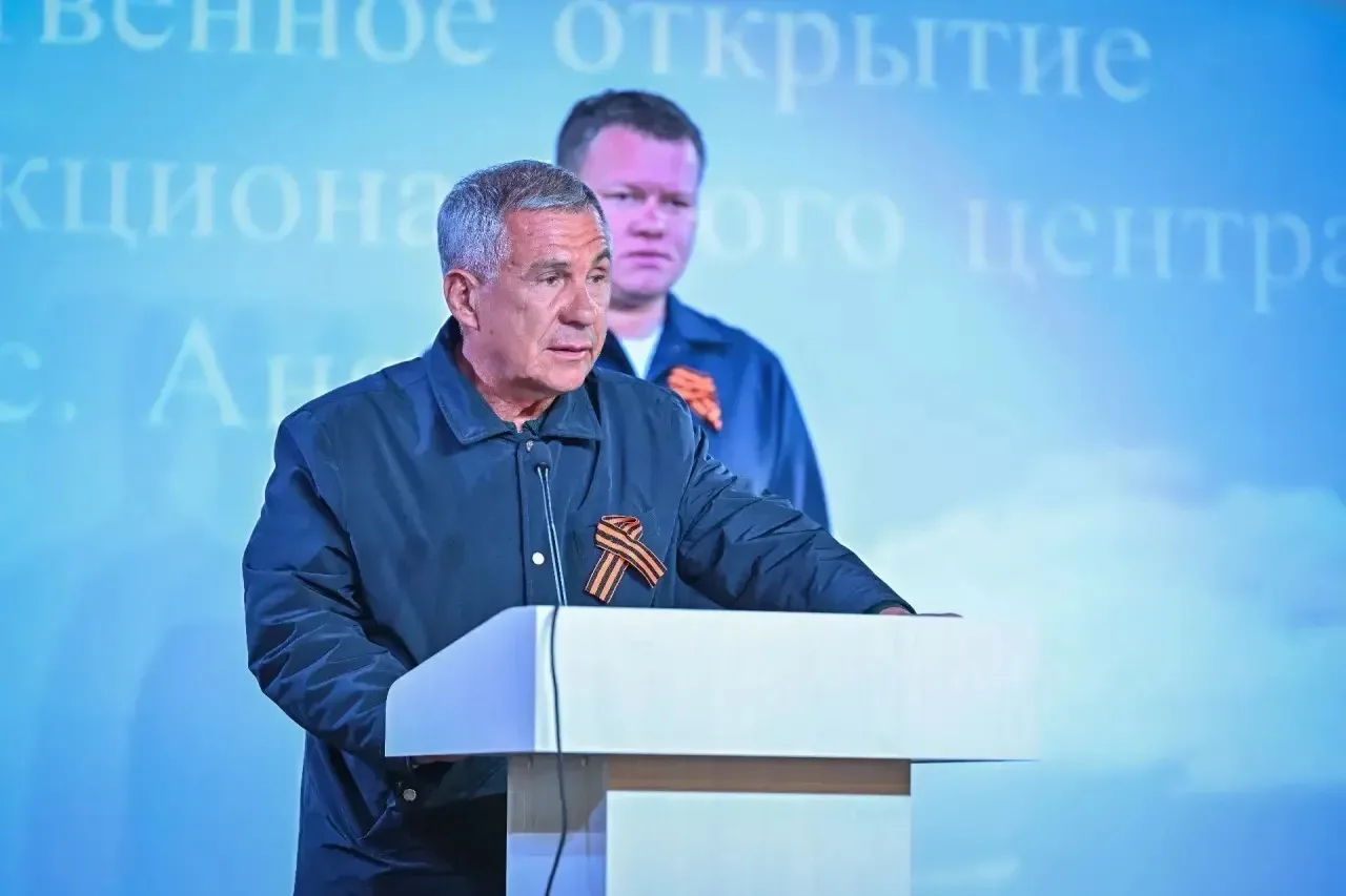 Раис Татарстана принял участие в открытии нового многофункционального центра в Рыбно-Слободском районе