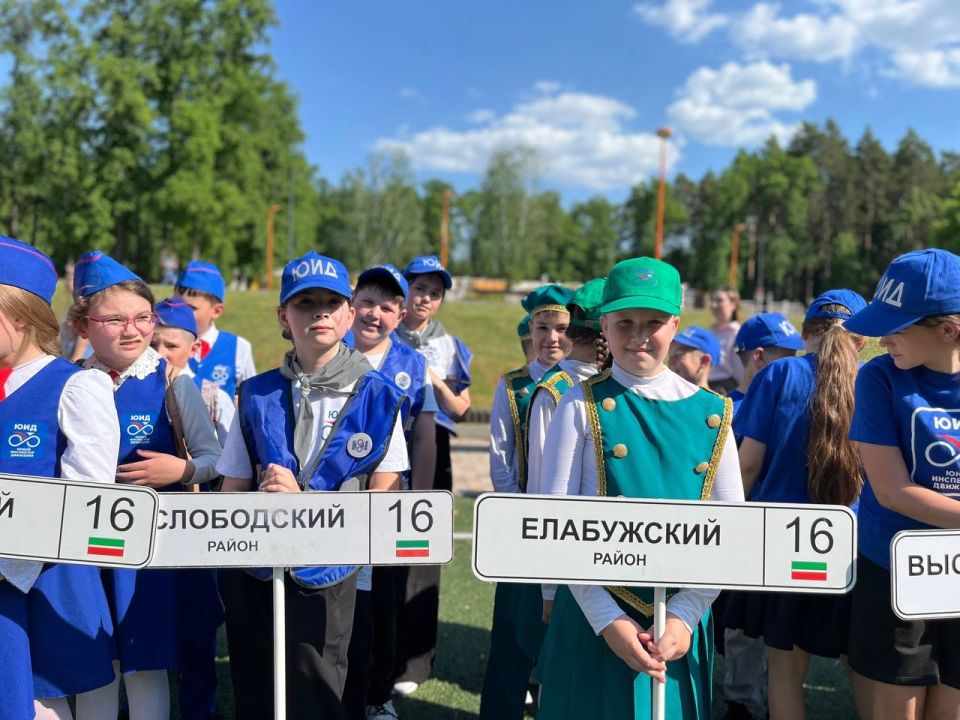 В Нижнекамске в на базе лагеря «Камский Артек» стартовал XXXII республиканский конкурс юных инспекторов движения «Безопасное колесо» В Нижнекамске в на базе лагеря «Камский Артек» стартовал XXXII республиканский конкурс юных инспекторов движения «Безопасное колесо»