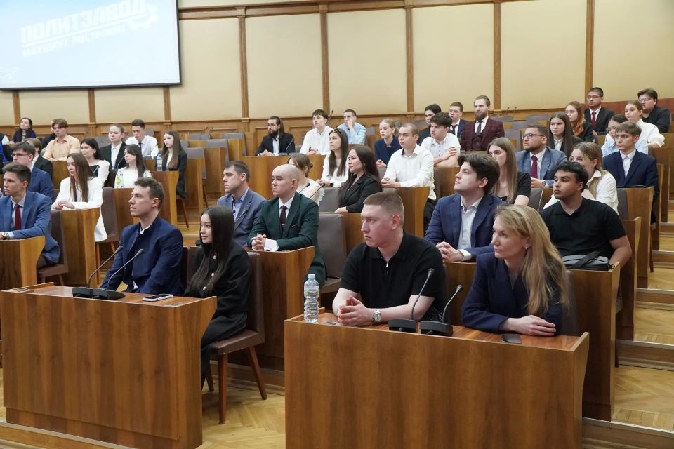 Состоялось заседание Молодежного парламента при Госсовете РТ Состоялось заседание Молодежного парламента при Госсовете РТ