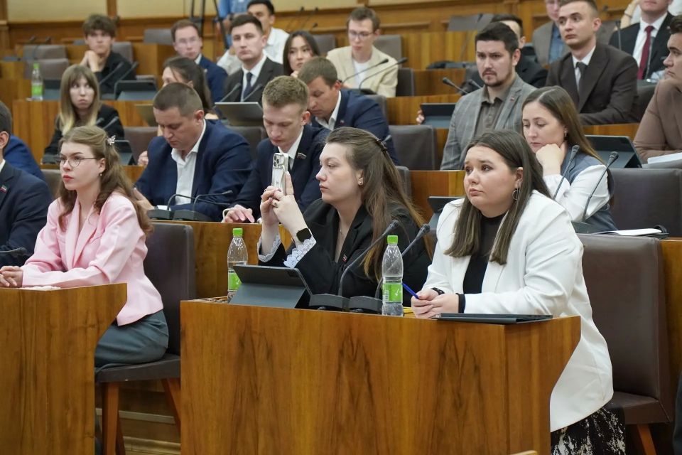 Состоялось заседание Молодежного парламента при Госсовете РТ Состоялось заседание Молодежного парламента при Госсовете РТ