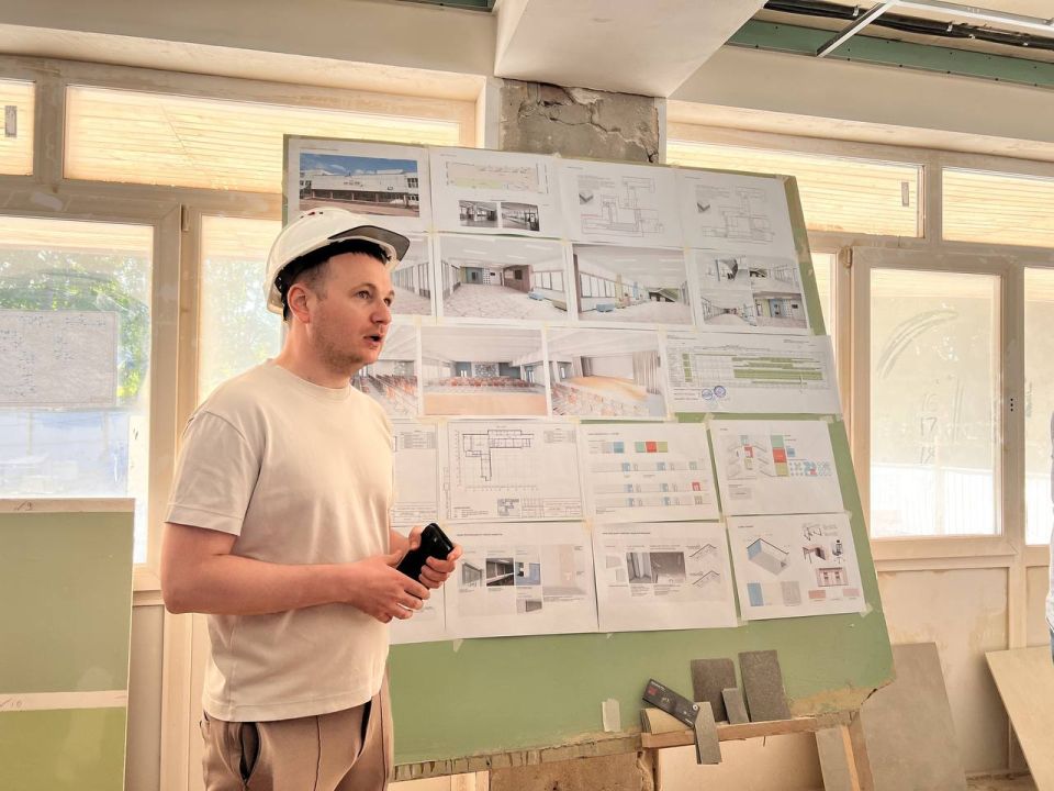 В Нижнекамске депутаты выехали с проверкой в образовательные учреждения, где сейчас идет капремонт — школы №8, 12, 16, 20 и детский сад №49 В Нижнекамске депутаты выехали с проверкой в образовательные учреждения, где сейчас идет капремонт — школы №8, 12, 16, 20 и детский сад №49