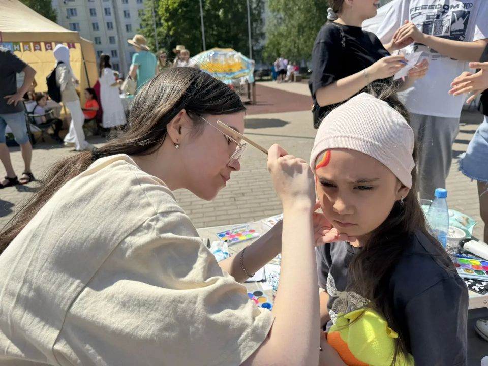 В гимназии «Адымнар» состоялась традиционная благотворительная «Ярмарка добра», которая объединила учеников, родителей и педагогов В гимназии «Адымнар» состоялась традиционная благотворительная «Ярмарка добра», которая объединила учеников, родителей и педагогов