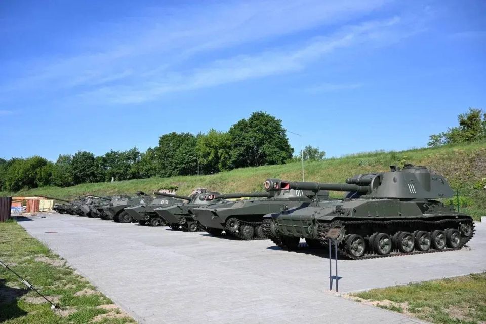 Раис Татарстана посетил Молодежный патриотический центр в Бресте Раис Татарстана посетил Молодежный патриотический центр в Бресте