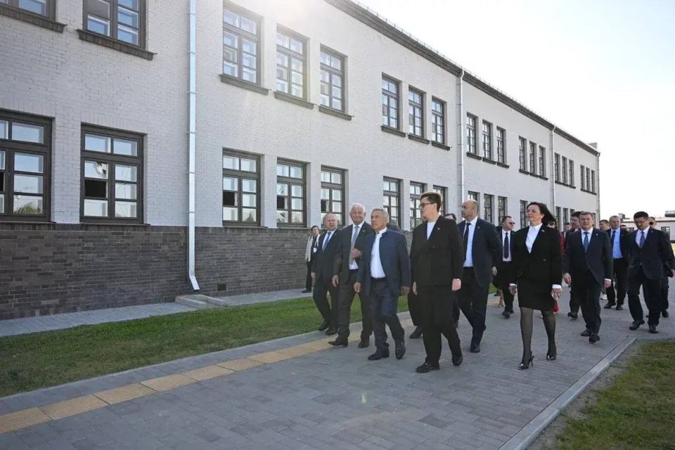 Раис Татарстана посетил Молодежный патриотический центр в Бресте Раис Татарстана посетил Молодежный патриотический центр в Бресте