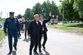 Раис Татарстана в ходе рабочей поездки в Нижнекамск осмотрел многоквартирный дом, пострадавший накануне в результате попадания беспилотника, и пообщался с его жителями, которые сейчас находятся в пункте временного размещения