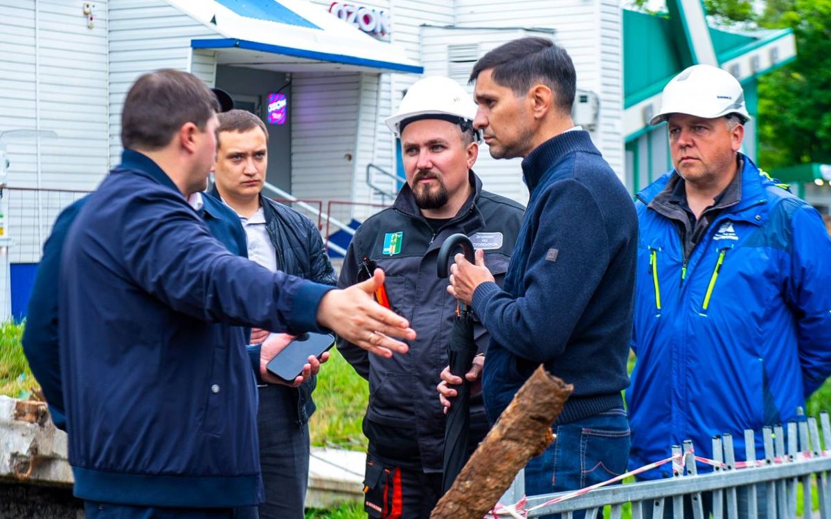 Провели объезд несколько городских объектов, чтобы на местах обсудить рабочие вопросы Провели объезд несколько городских объектов, чтобы на местах обсудить рабочие вопросы