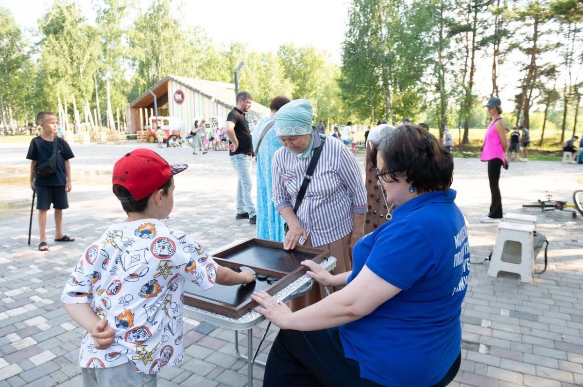 В парке «Семья» прошел семейный фестиваль, посвященный Дню семьи, любви и верности В парке «Семья» прошел семейный фестиваль, посвященный Дню семьи, любви и верности