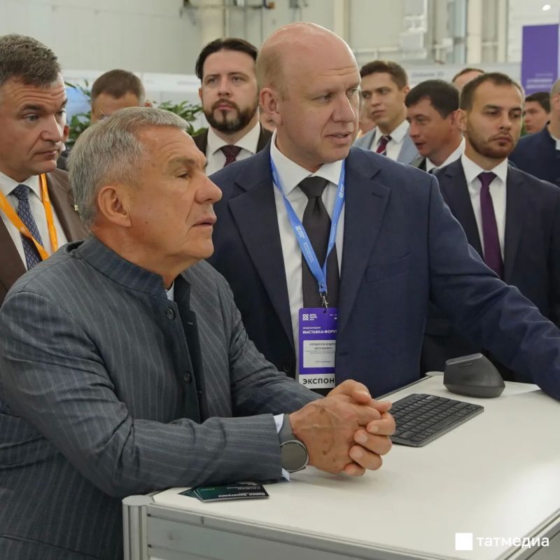 Рустам Минниханов посетил международную выставку «Дрон Экспо 2026» Рустам Минниханов посетил международную выставку «Дрон Экспо 2026»