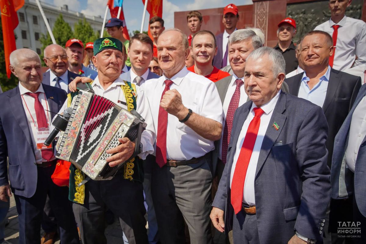 В Казань на два дня прибыл председатель ЦК КПРФ Геннадий Зюганов В Казань на два дня прибыл председатель ЦК КПРФ Геннадий Зюганов