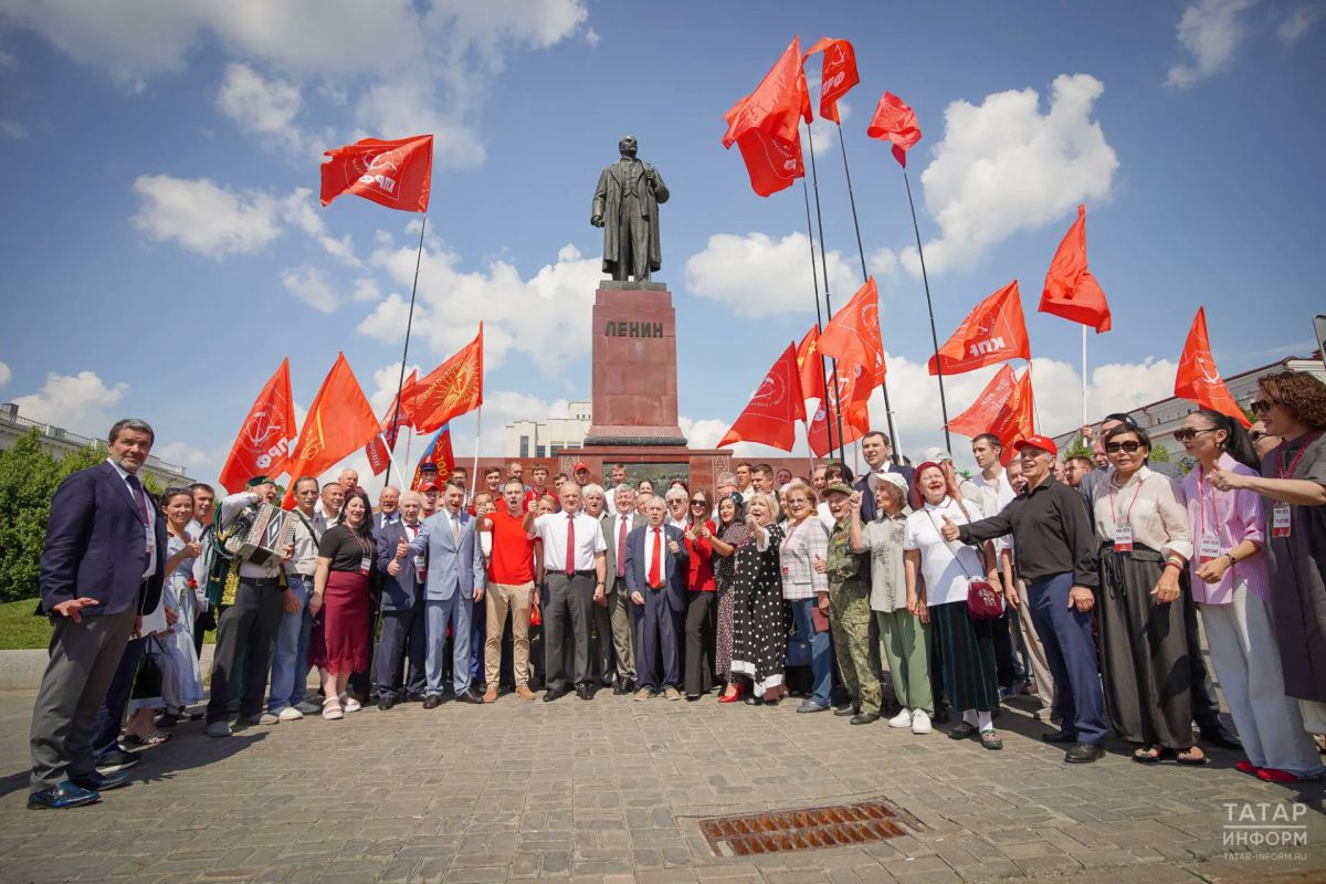 В Казань на два дня прибыл председатель ЦК КПРФ Геннадий Зюганов В Казань на два дня прибыл председатель ЦК КПРФ Геннадий Зюганов