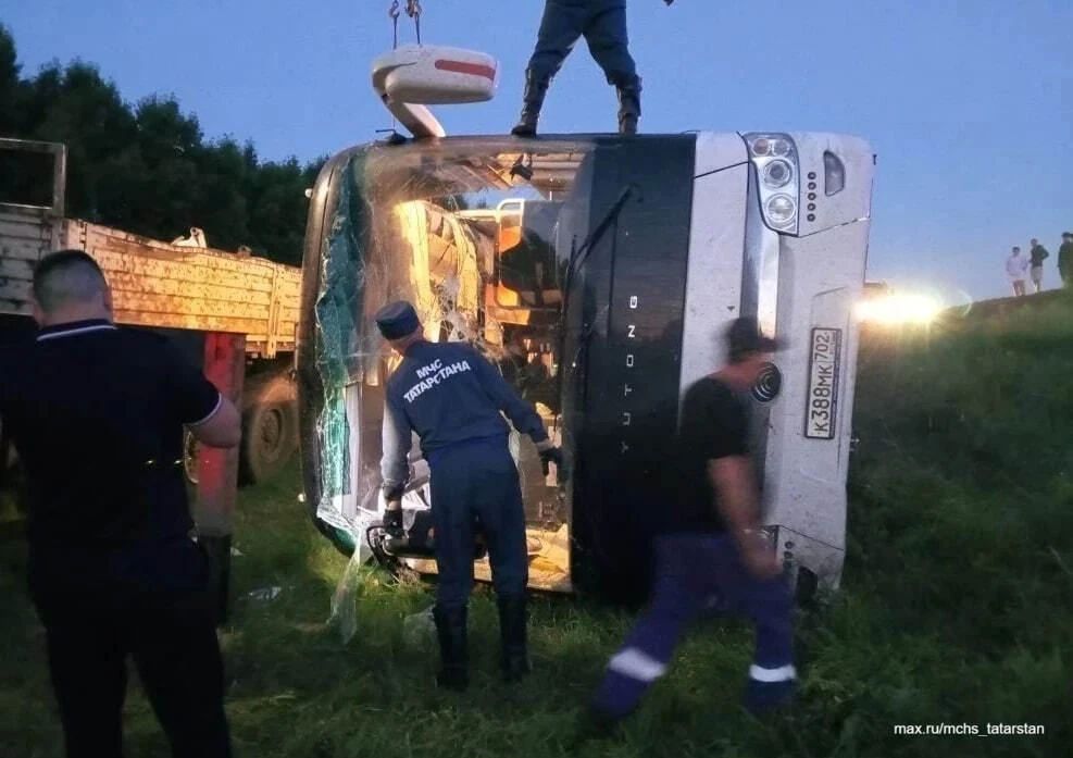 Три человека пострадали в результате ДТП с автобусом в Татарстане, сообщает ГУ МЧС по региону
