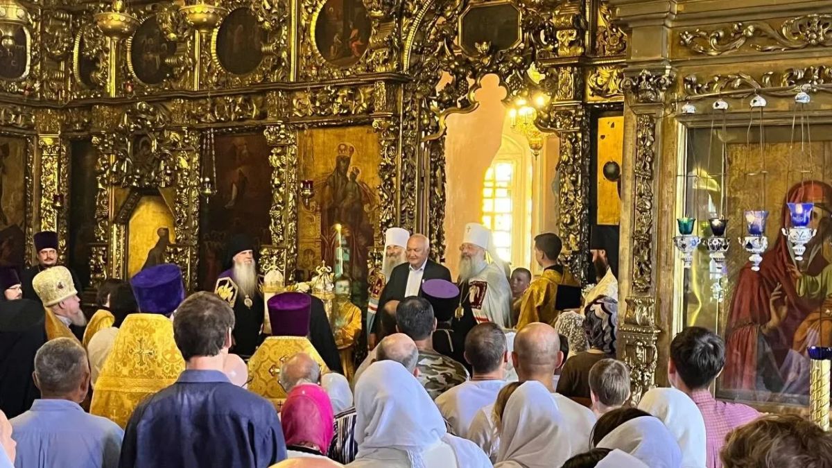 В Петропавловском соборе Казани прошли торжества по случаю 300-летия храма В Петропавловском соборе Казани прошли торжества по случаю 300-летия храма