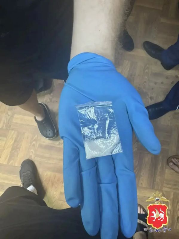 Инспекторы ГИБДД Нижнекамска задержали в лесопосадке мужчину с наркотиками Инспекторы ГИБДД Нижнекамска задержали в лесопосадке мужчину с наркотиками