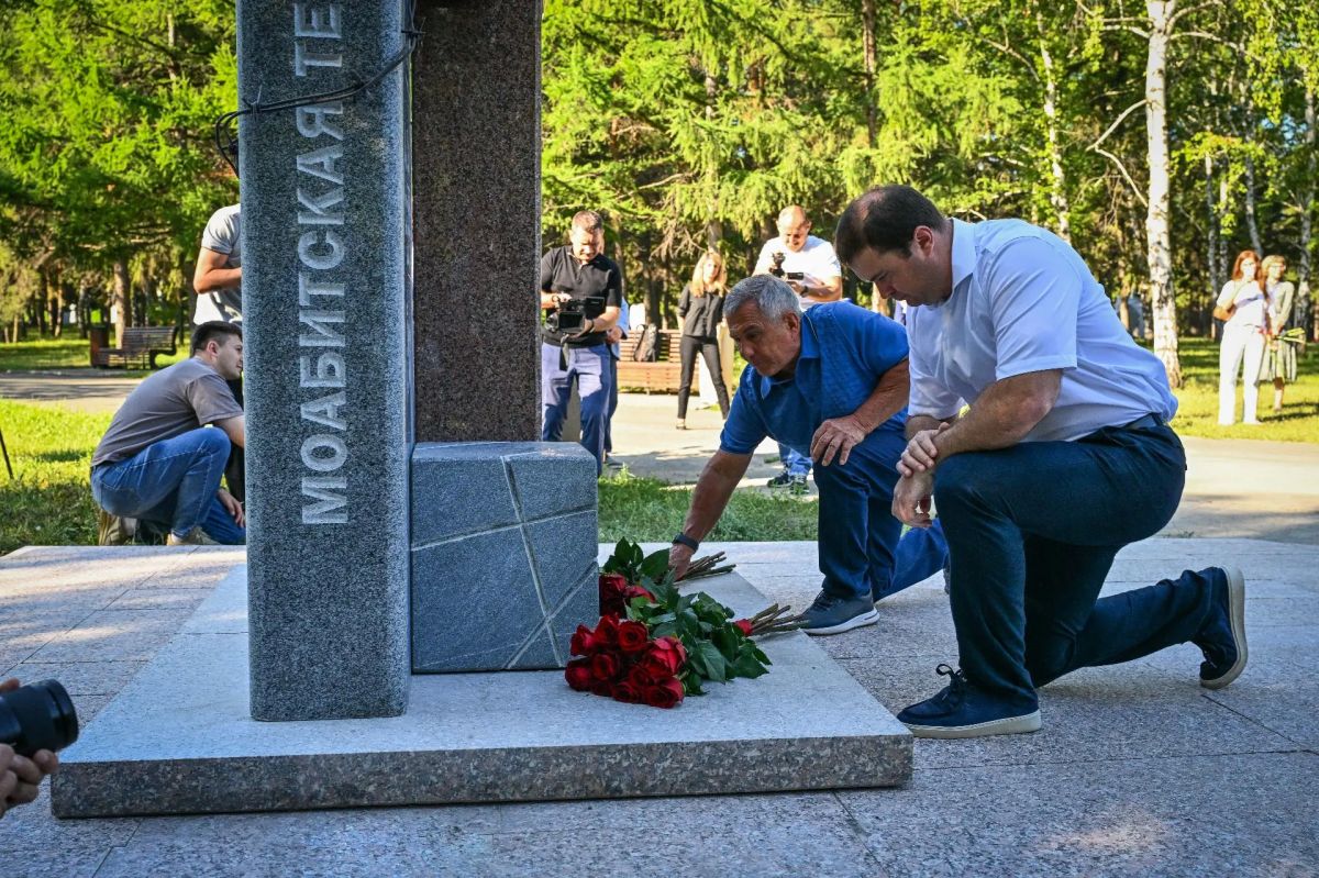 «Песня меня научила свободе, Песня борцом умереть мне велит «Песня меня научила свободе, Песня борцом умереть мне велит