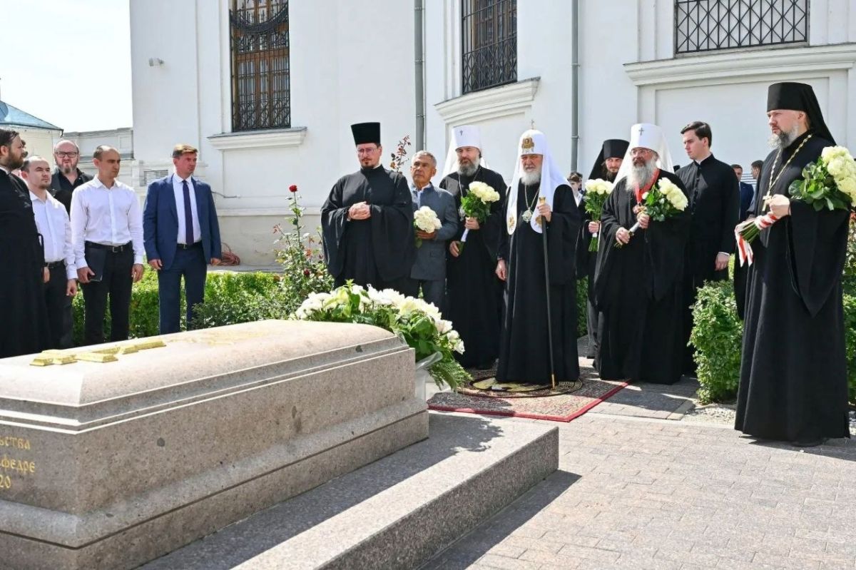 Рустам Минниханов: Благодарю Патриарха Московского и всея Руси Кирилла за доброе внимание к нашей республике! Сегодня в Казанском Богородицком монастыре Святейший Владыка провел чин освящения восстановленного храма Николы... Рустам Минниханов: Благодарю Патриарха Московского и всея Руси Кирилла за доброе внимание к нашей республике! Сегодня в Казанском Богородицком монастыре Святейший Владыка провел чин освящения восстановленного храма Николы...