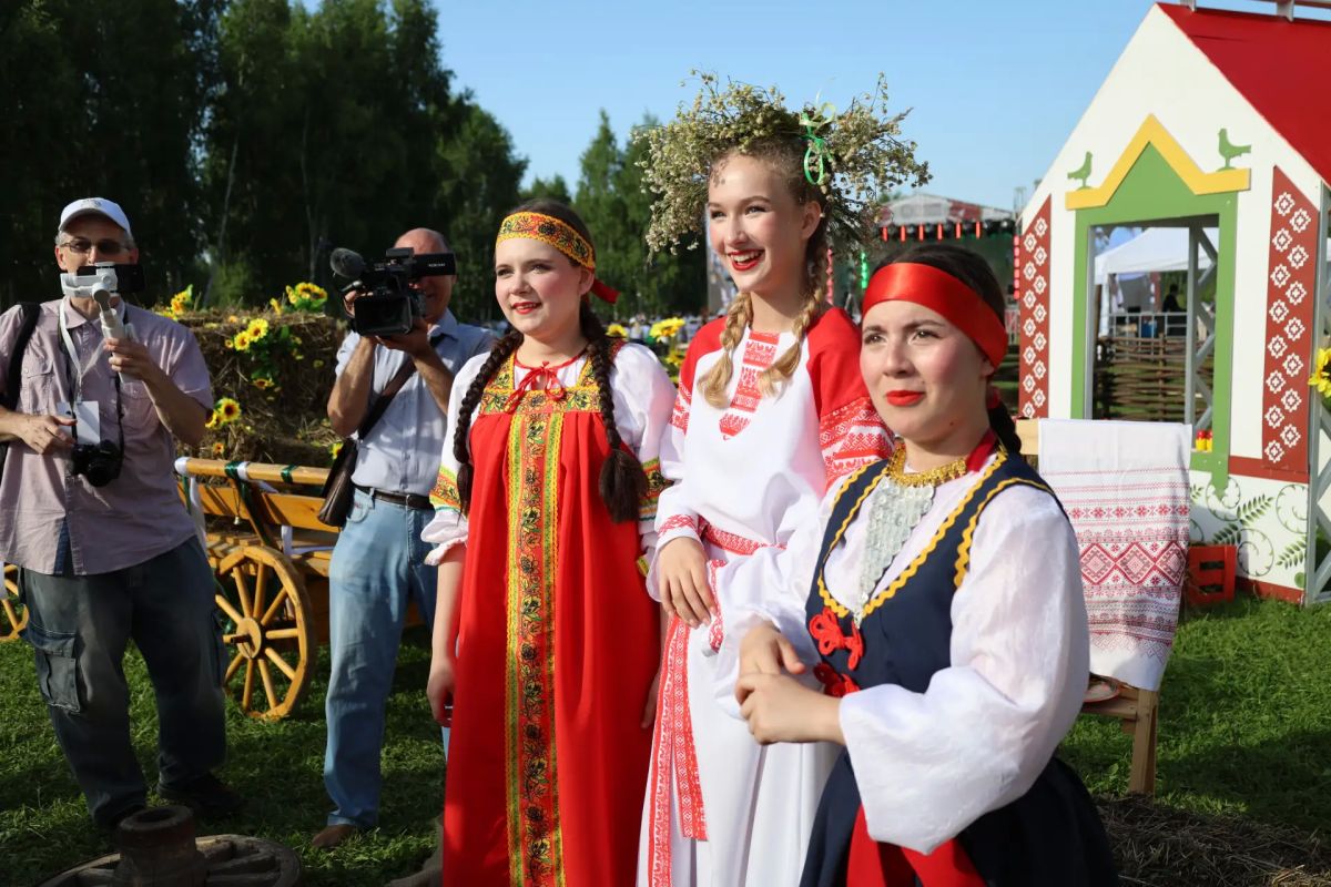Вспоминаем яркие летние праздники традиционной культуры народов, проживающих в Татарстане Вспоминаем яркие летние праздники традиционной культуры народов, проживающих в Татарстане