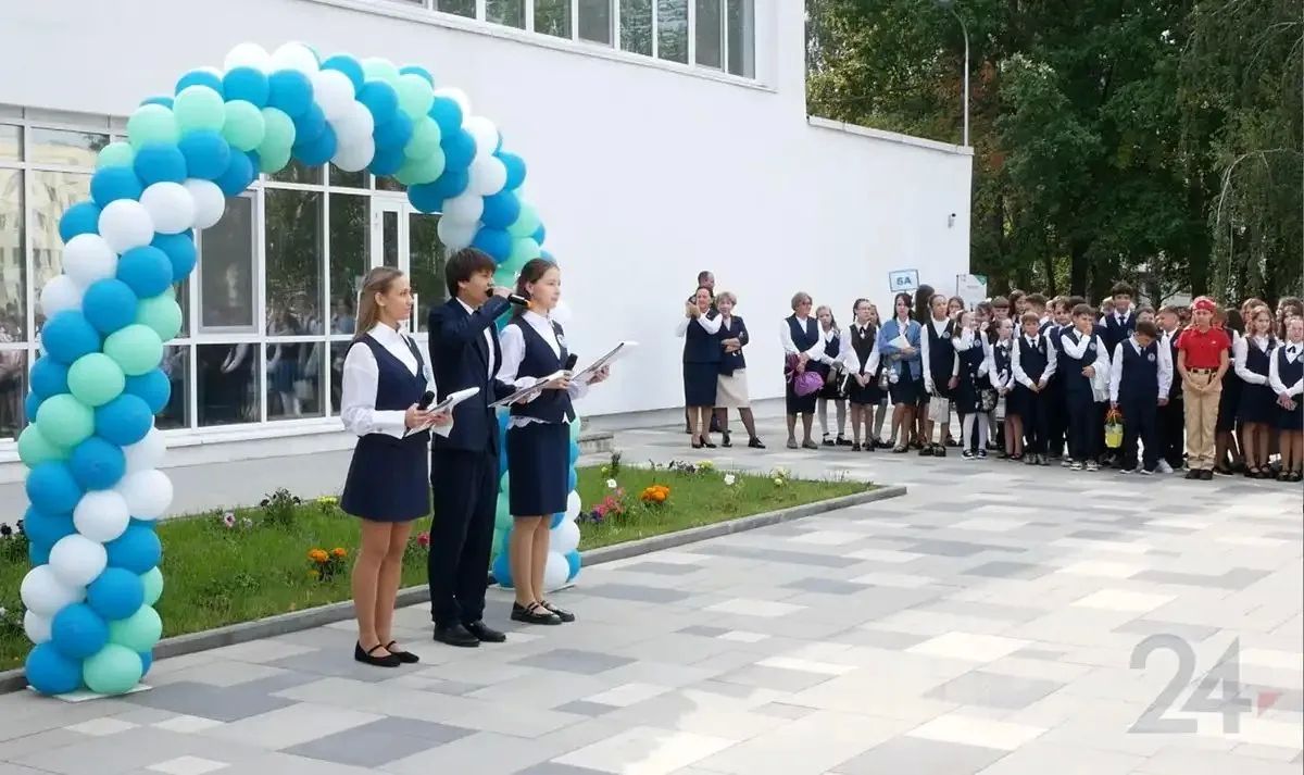 1 сентября после капитального ремонта свои двери для учеников распахнул нижнекамский 35-й лицей