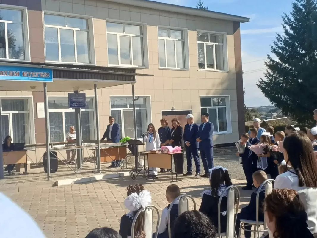 День знаний: в Татарстане школьникам напомнили о правилах безопасности на дорогах День знаний: в Татарстане школьникам напомнили о правилах безопасности на дорогах