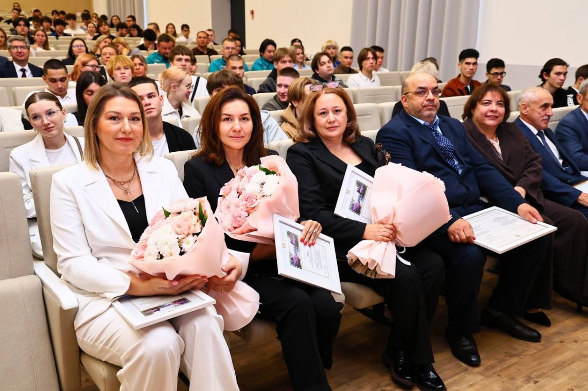Более 600 будущих инженеров начали обучение в Нижнекамске Более 600 будущих инженеров начали обучение в Нижнекамске