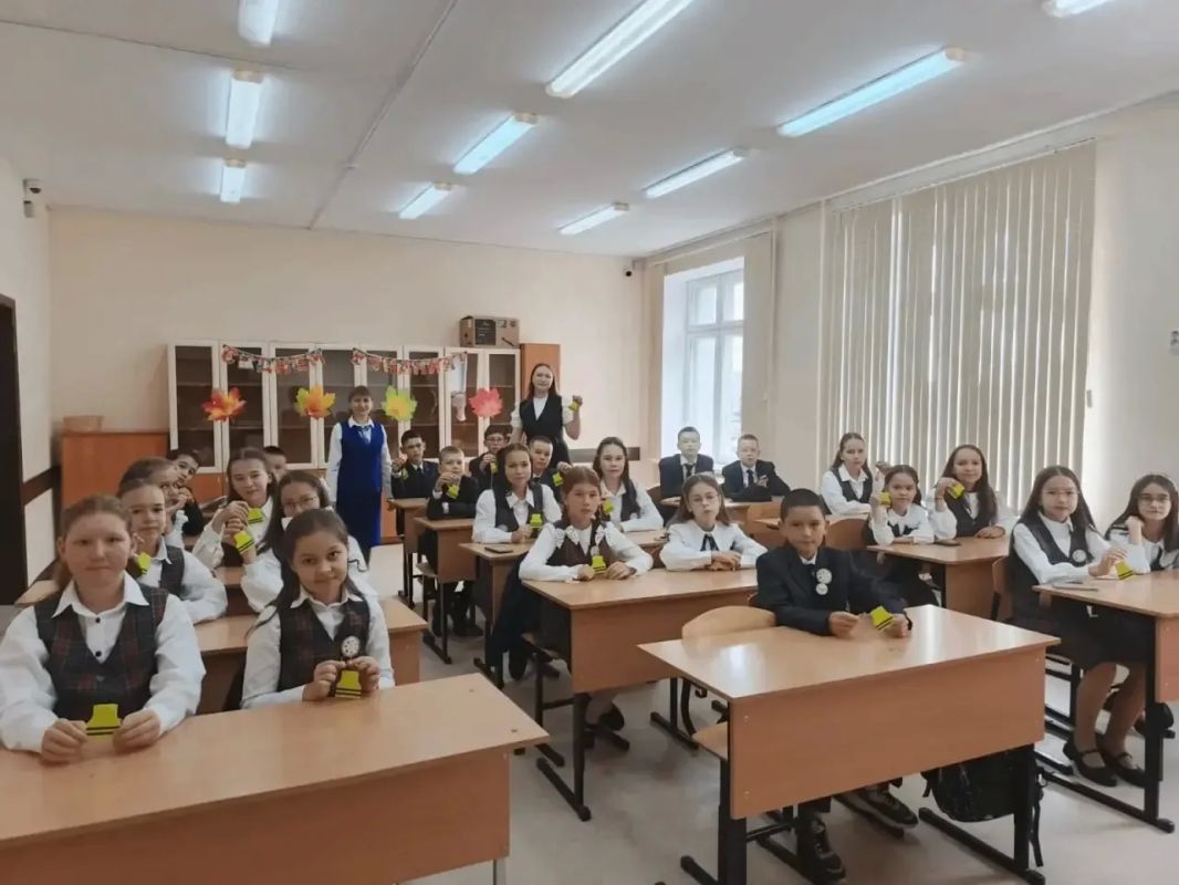 День знаний: в Татарстане школьникам напомнили о правилах безопасности на дорогах День знаний: в Татарстане школьникам напомнили о правилах безопасности на дорогах