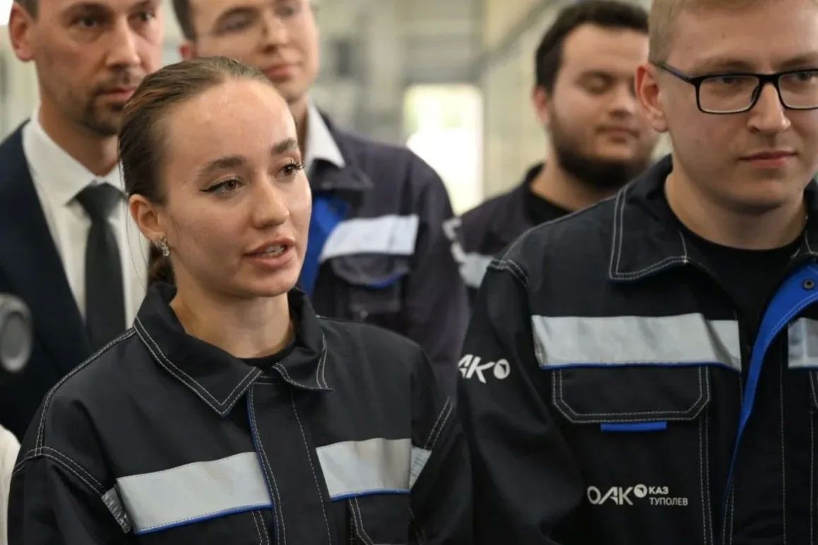 Рустам Минниханов: Встретились сегодня с коллективом нашего авиазавода Рустам Минниханов: Встретились сегодня с коллективом нашего авиазавода