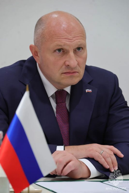 Встреча глав МЧС России и Южной Осетии состоялась на полях Международного салона «Комплексная безопасность» в Казани Встреча глав МЧС России и Южной Осетии состоялась на полях Международного салона «Комплексная безопасность» в Казани