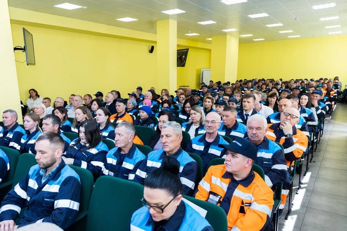 Депутаты Госдумы РФ встретились с работниками шинного комплекса KAMA TYRES Депутаты Госдумы РФ встретились с работниками шинного комплекса KAMA TYRES