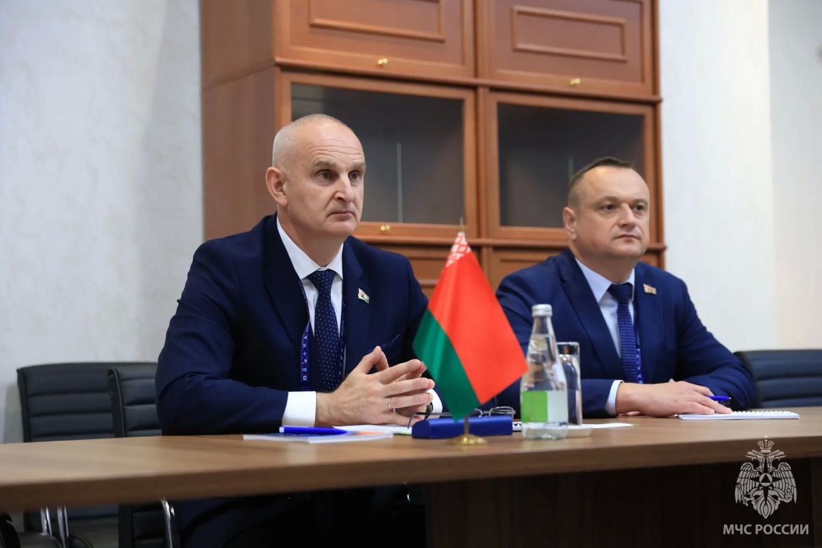 Россия и Беларусь обсудили развитие сотрудничества на полях салона «Комплексная безопасность» в Казани Россия и Беларусь обсудили развитие сотрудничества на полях салона «Комплексная безопасность» в Казани