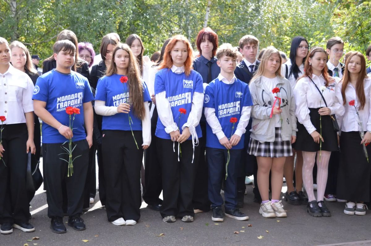 В Альметьевске состоялся памятный митинг, посвящённый памяти жертв трагедии в Беслане и всех жертв террористических актов, а также подвигу сотрудников спецслужб, спасавших детей и мирных граждан В Альметьевске состоялся памятный митинг, посвящённый памяти жертв трагедии в Беслане и всех жертв террористических актов, а также подвигу сотрудников спецслужб, спасавших детей и мирных граждан