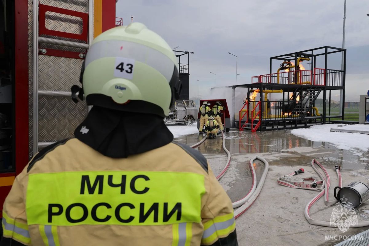 Главы МЧС России и Республики Татарстан открыли новые объекты пожарно-спасательной инфраструктуры в Казани Главы МЧС России и Республики Татарстан открыли новые объекты пожарно-спасательной инфраструктуры в Казани