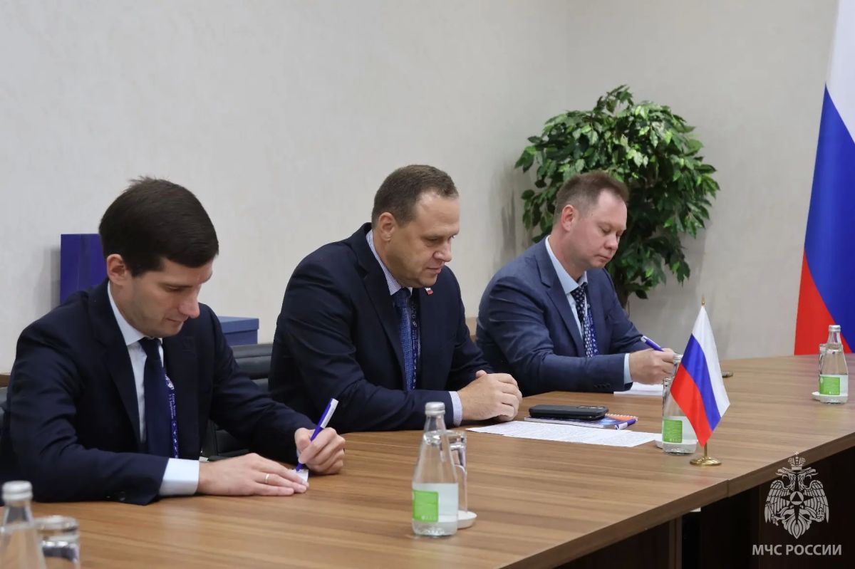 В Казани состоялась встреча руководства МЧС России с делегацией МВД Республики Сербия В Казани состоялась встреча руководства МЧС России с делегацией МВД Республики Сербия