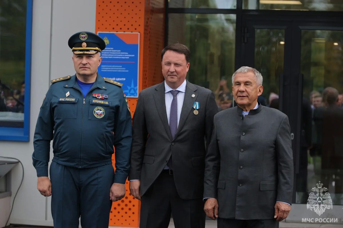 Главы МЧС России и Республики Татарстан открыли новые объекты пожарно-спасательной инфраструктуры в Казани Главы МЧС России и Республики Татарстан открыли новые объекты пожарно-спасательной инфраструктуры в Казани