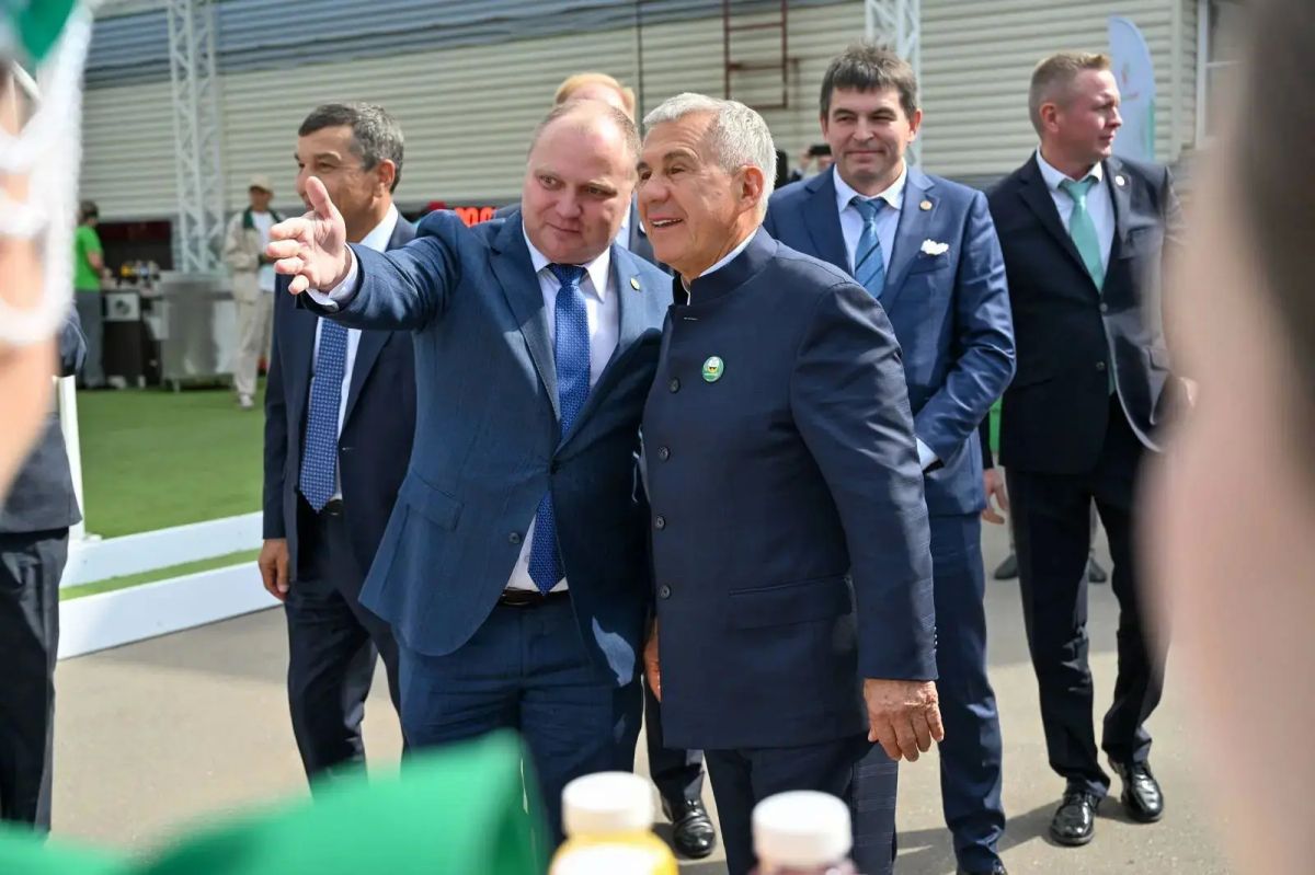 «Нефтяники и газовики Татарстана всегда достойно отвечали на самые сложные вызовы времени, обеспечивая страну стратегически важными ресурсами», – Рустам Минниханов «Нефтяники и газовики Татарстана всегда достойно отвечали на самые сложные вызовы времени, обеспечивая страну стратегически важными ресурсами», – Рустам Минниханов