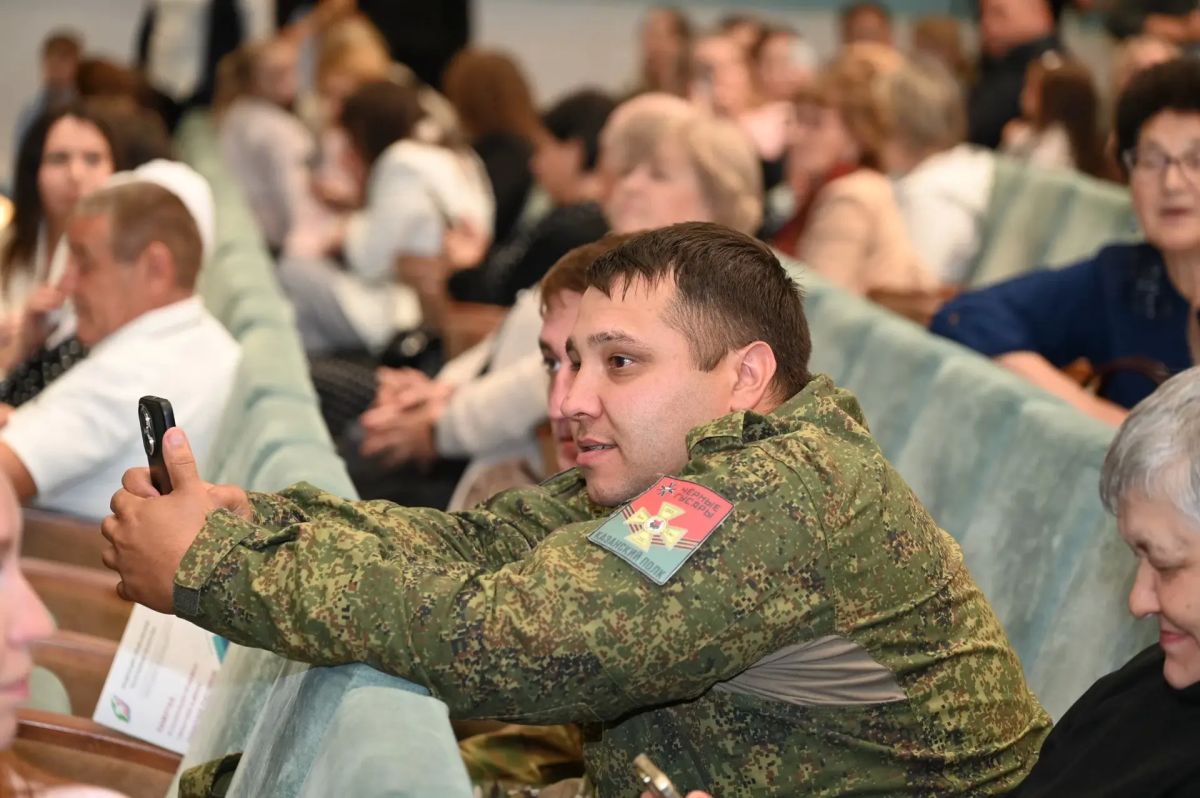 Фарид Мухаметшин открыл фестиваль семей участников СВО Фарид Мухаметшин открыл фестиваль семей участников СВО