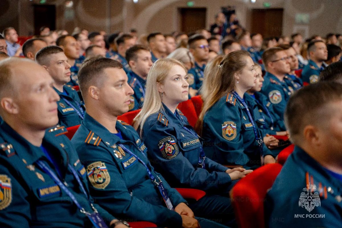 В Казани завершился первый Всероссийский сбор председателей молодёжных советов МЧС России В Казани завершился первый Всероссийский сбор председателей молодёжных советов МЧС России