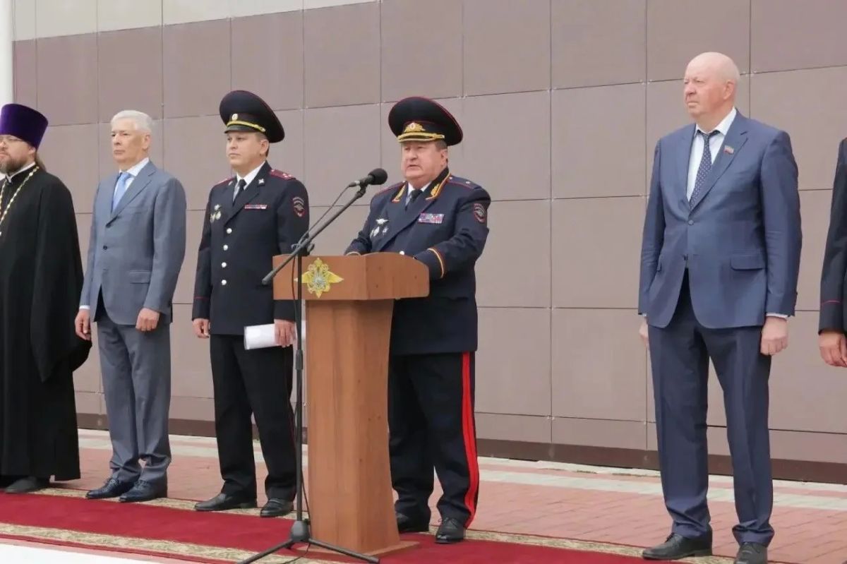 Начальник Управления по работе с личным составом МВД Татарстана полковник полиции Ильхам Сахапов пожелал курсантам выпускных курсов КЮИ МВД России успешного учебного года Начальник Управления по работе с личным составом МВД Татарстана полковник полиции Ильхам Сахапов пожелал курсантам выпускных курсов КЮИ МВД России успешного учебного года