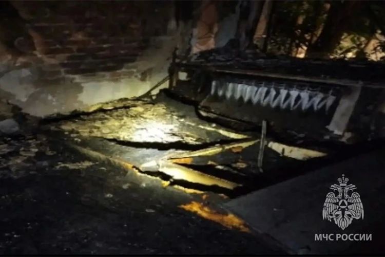 Пожар произошел в ночь на вторник в доме известного казанского предпринимателя Аделя Ягудина Пожар произошел в ночь на вторник в доме известного казанского предпринимателя Аделя Ягудина