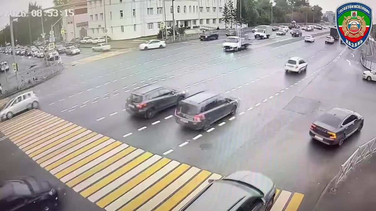 В Казани мотоциклист влетел в такси