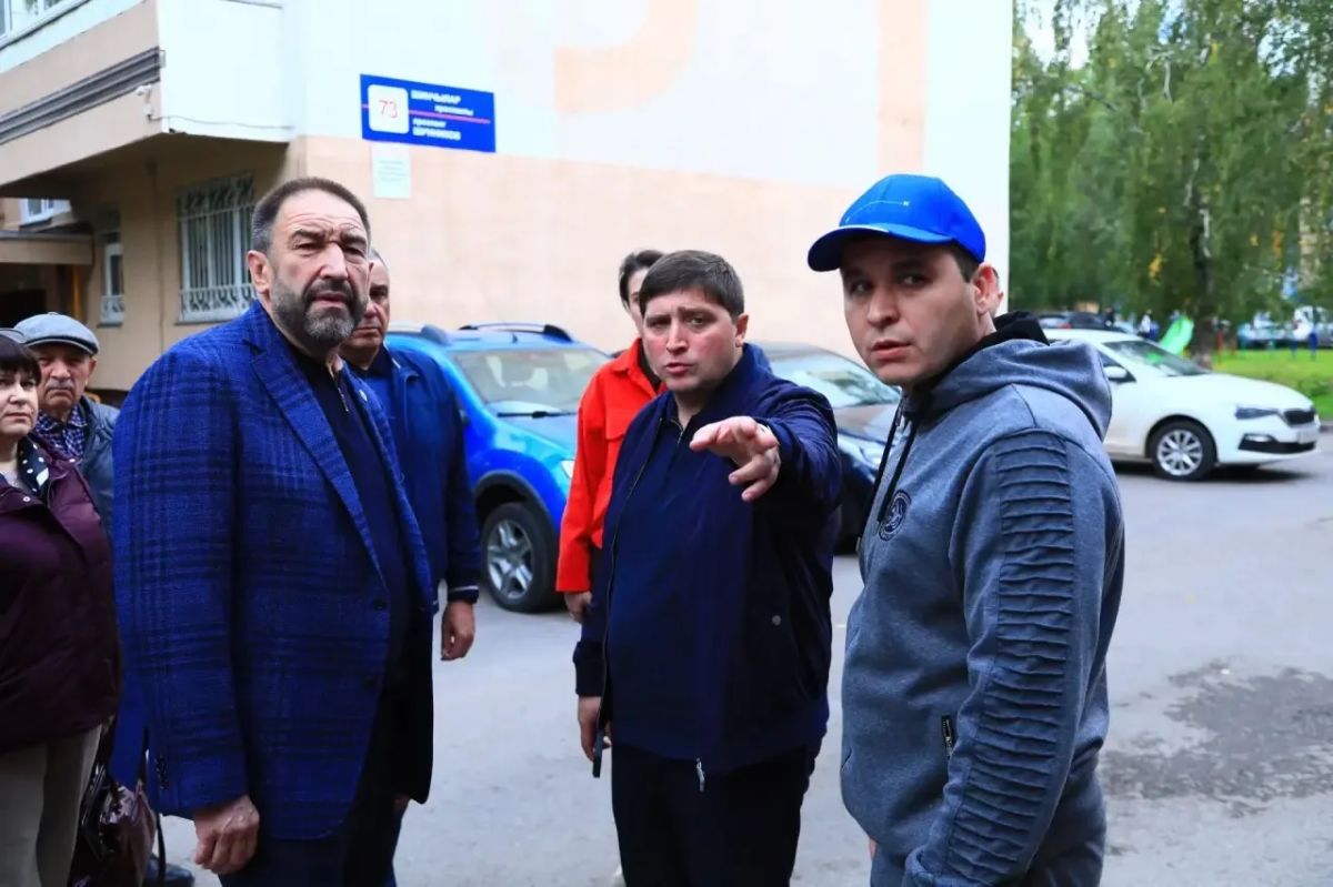 В Нижнекамске Алексей Песошин осмотрел последствия атаки БПЛА и провёл заседание оперштаба В Нижнекамске Алексей Песошин осмотрел последствия атаки БПЛА и провёл заседание оперштаба