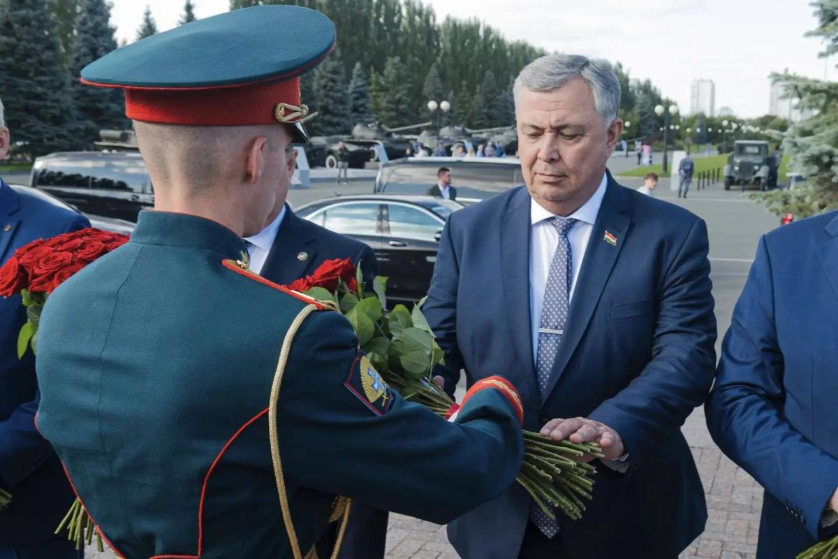 Память и единство: участники заседания Совета пенитенциарных служб СНГ почтили память героев в Казани Память и единство: участники заседания Совета пенитенциарных служб СНГ почтили память героев в Казани