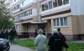 В Нижнекамске специалисты после обследования поврежденного атаки дрона дома разрешили вернуться в квартиры жильцам квартир в двух подъездах, которые пригодны для проживания