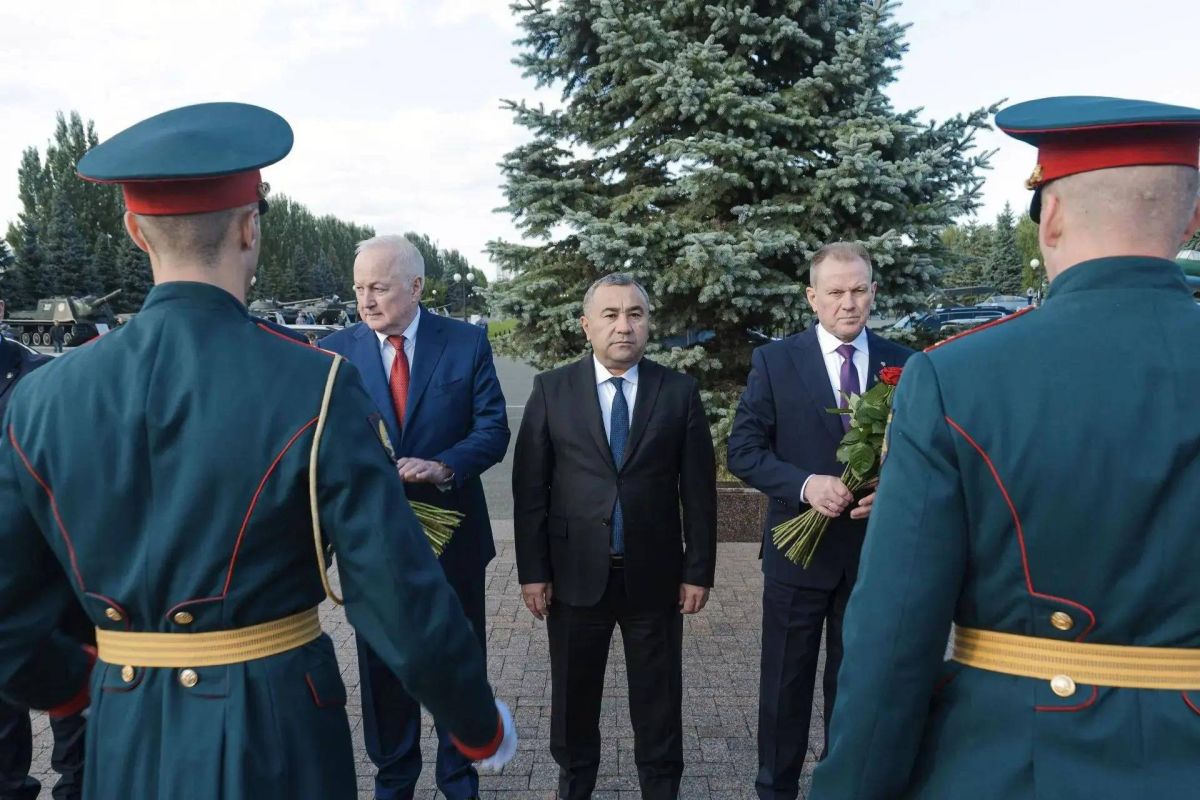 Память и единство: участники заседания Совета пенитенциарных служб СНГ почтили память героев в Казани Память и единство: участники заседания Совета пенитенциарных служб СНГ почтили память героев в Казани