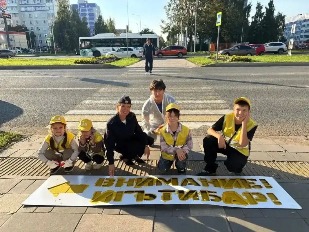 В Нижнекамске прошла профилактическая акция «ПДД на асфальте», направленная на предупреждение детского дорожно-транспортного травматизма В Нижнекамске прошла профилактическая акция «ПДД на асфальте», направленная на предупреждение детского дорожно-транспортного травматизма