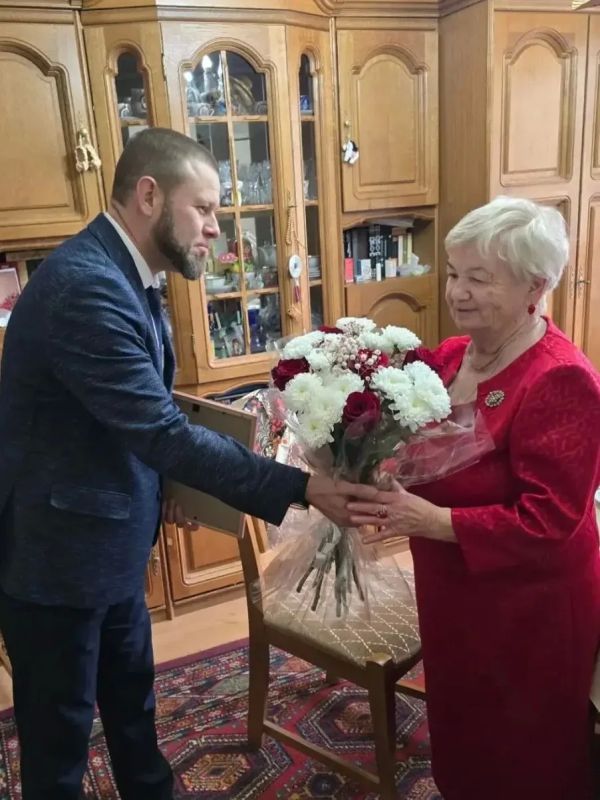 В Набережных Челнах чествовали легенду здравоохранения — Нину Васильевну Сафину В Набережных Челнах чествовали легенду здравоохранения — Нину Васильевну Сафину