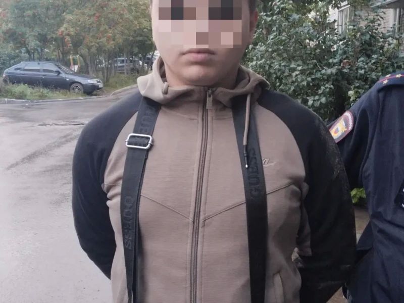 В Чувашии полицейские перехватили курьеров, которые должны были забрать у вдовы участника СВО последние полтора миллиона рублей
