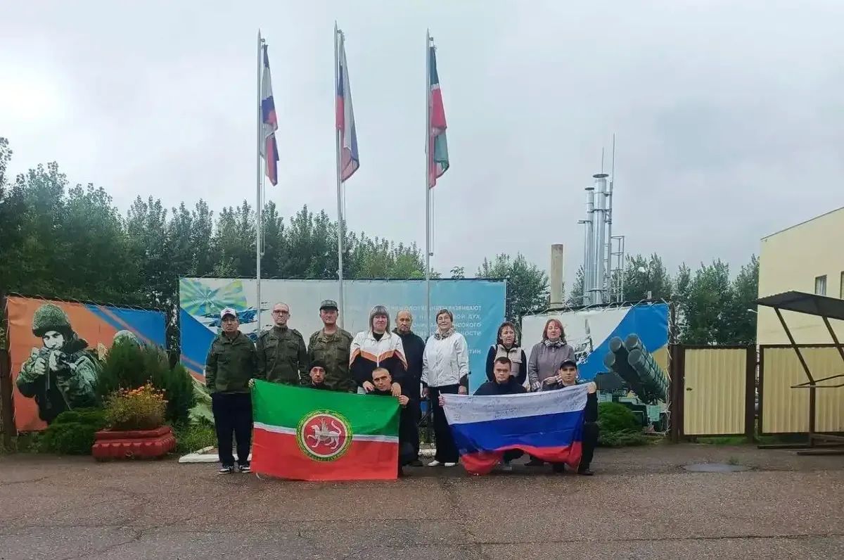 10 и 14 сентября восемь новобранцев, подписавших контракт с минобороны, отправились из Нижнекамска на военную службу 10 и 14 сентября восемь новобранцев, подписавших контракт с минобороны, отправились из Нижнекамска на военную службу